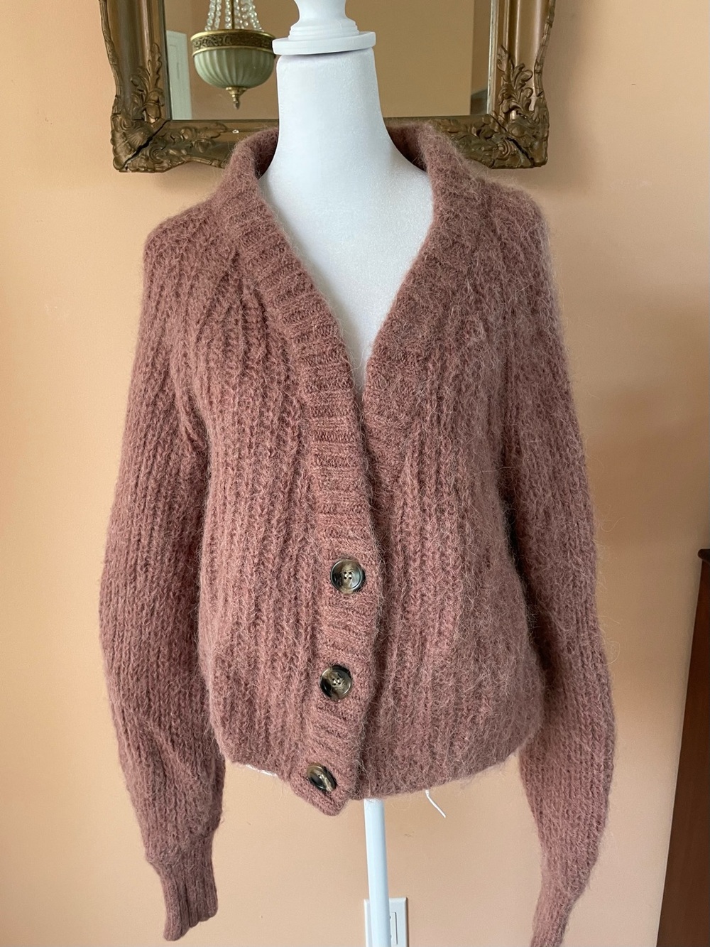 Cozy Mauve Fuzzy Alpaca Wool Blend Button -Cropped Sweater Cardigan. S/M